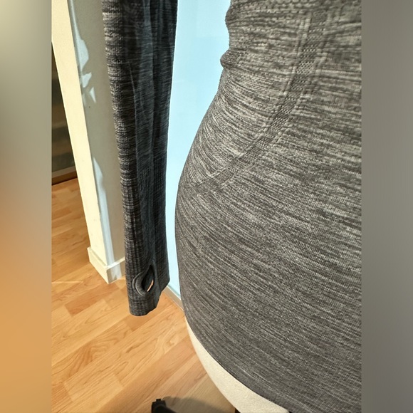 Lululemon Swift Tech tee - Picture 4 of 9